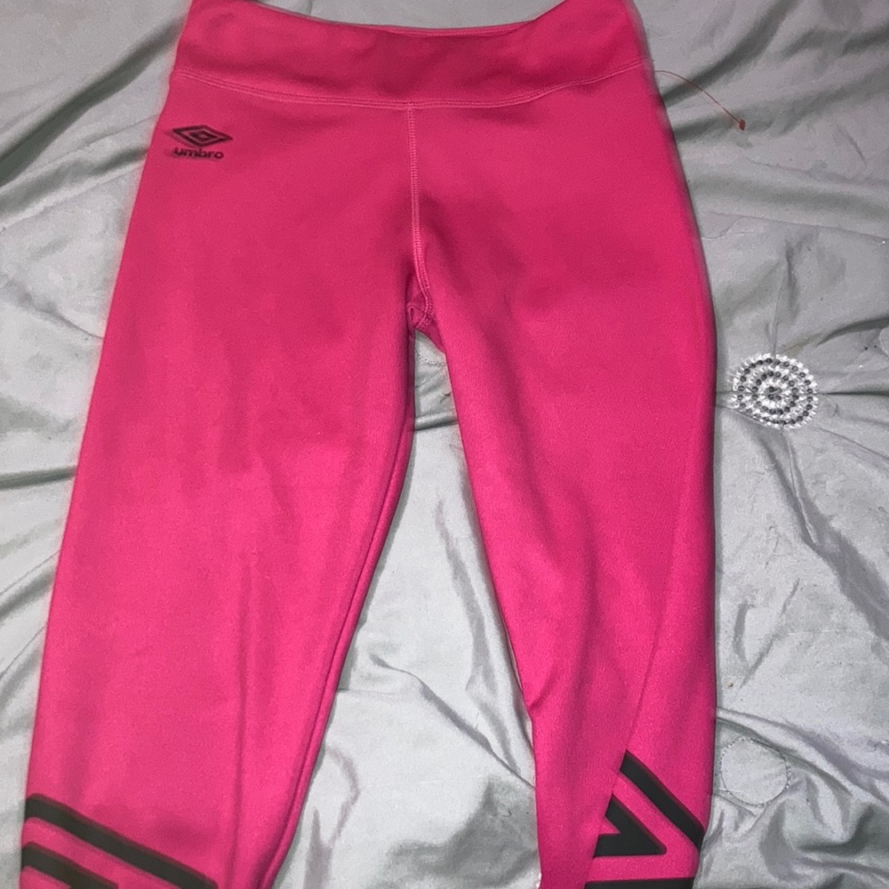 bright pink leggings